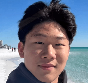 Eric Lin, First Step Team vice president of tree planting